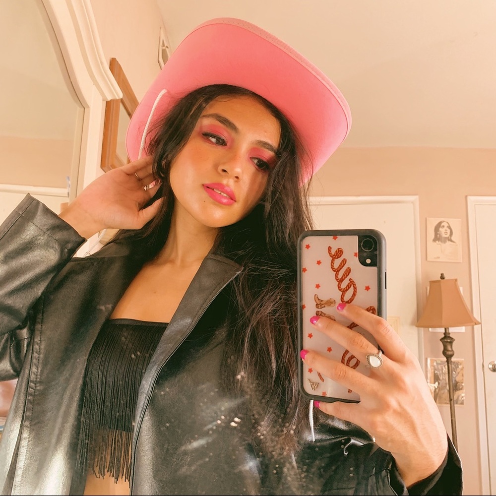 Meet your Posher, Brenda